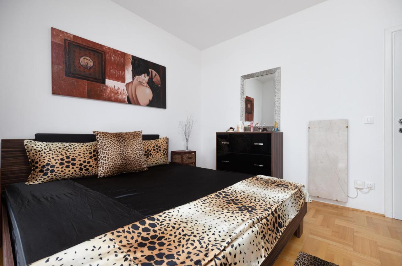 Appartement Dana With Garden & Grill